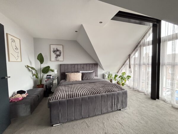 Brentwood Road, Romford, RM2