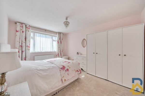 Holme Road, Hornchurch, RM11