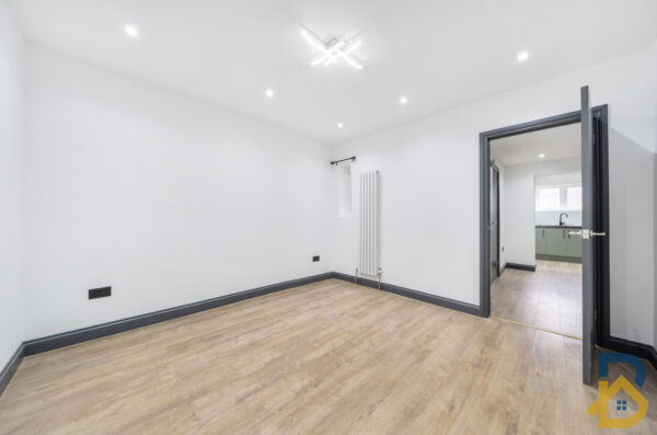 Park Lane, Hornchurch, RM11