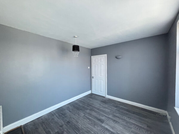 Wood Lane, Dagenham, RM8