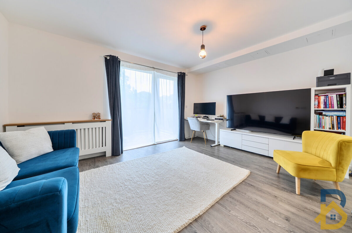 Huntingdon Drive, Baneberry Lodge, RM3