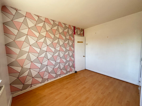 Wood Lane, Dagenham, RM8