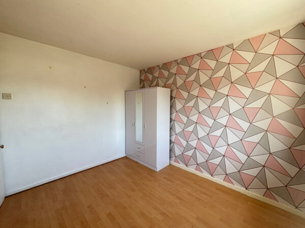 Wood Lane, Dagenham, RM8