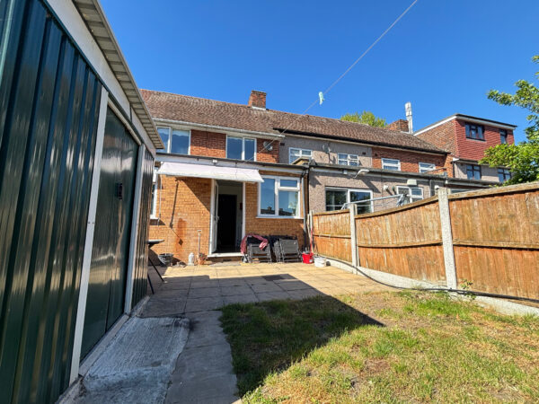 Wood Lane, Dagenham, RM8