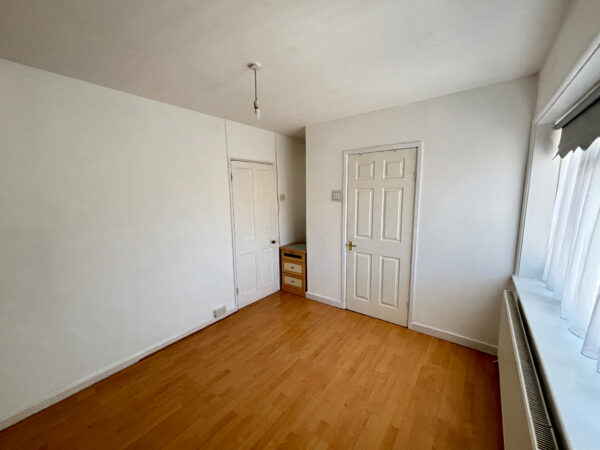 Wood Lane, Dagenham, RM8