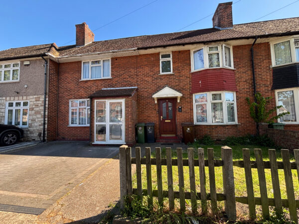 Wood Lane, Dagenham, RM8