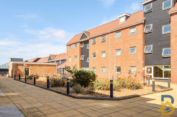 Market Place, Nayland Court, RM1