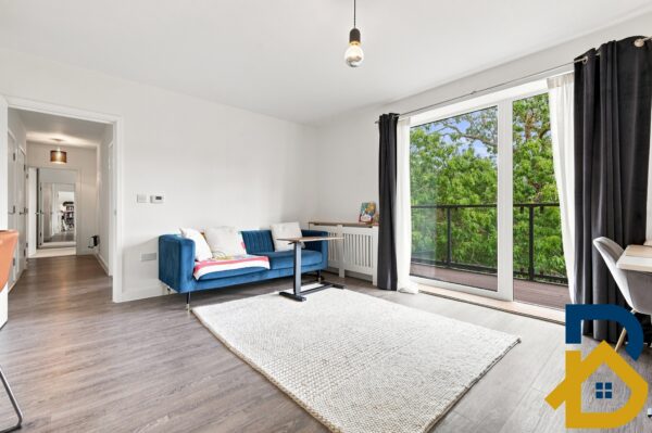 Huntingdon Drive, Baneberry Lodge, RM3