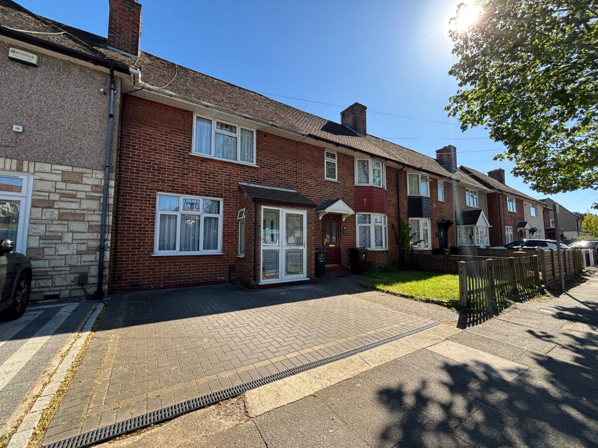 Wood Lane, Dagenham, RM8