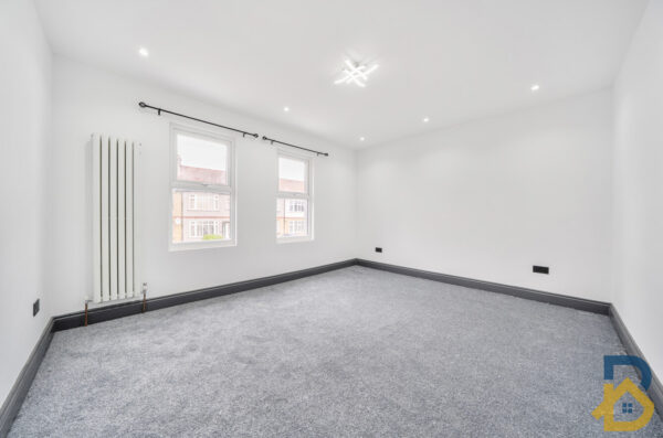 Park Lane, Hornchurch, RM11