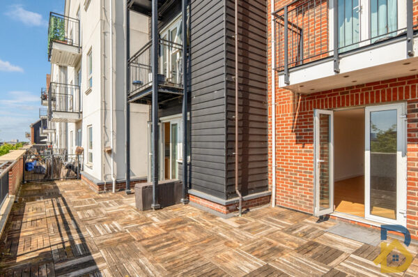 Market Place, Nayland Court, RM1