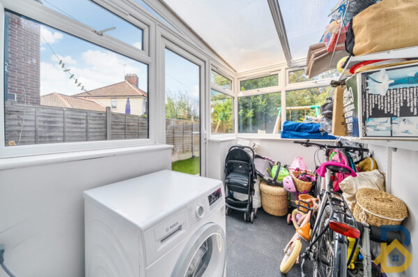 Fanshawe Crescent, Dagenham, RM9