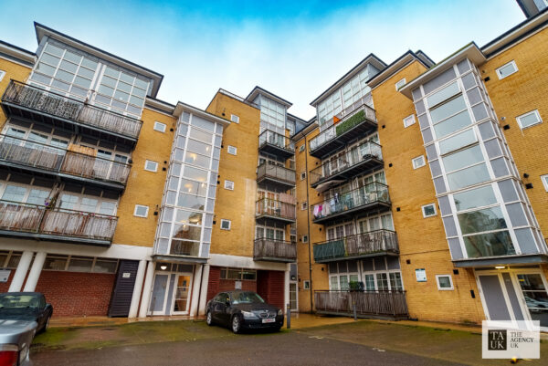 Malt House Place, Romford, RM1