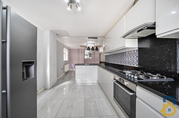 Brentwood Road, Romford, RM2