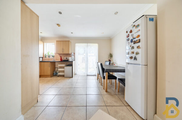 Parsloes Avenue, Dagenham, RM9
