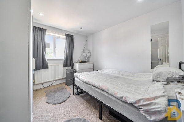 Parsloes Avenue, Dagenham, RM9