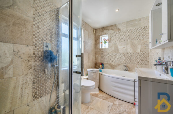 Walden Avenue, Rainham, RM13