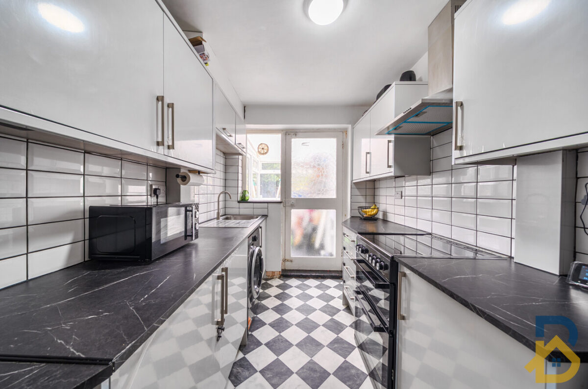 Fanshawe Crescent, Dagenham, RM9