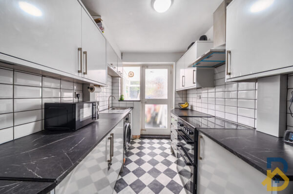 Fanshawe Crescent, Dagenham, RM9