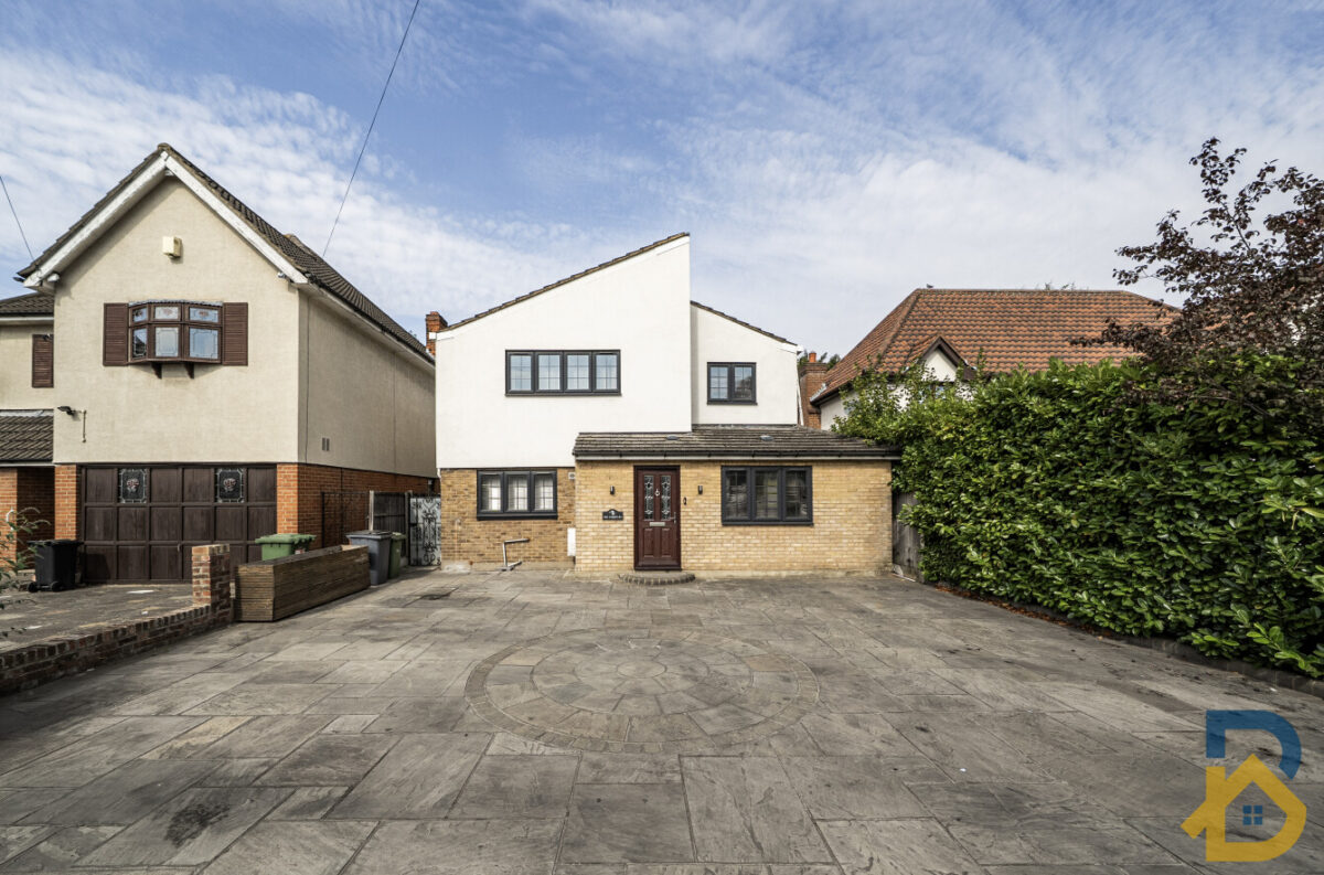 Brentwood Road, Romford, RM2
