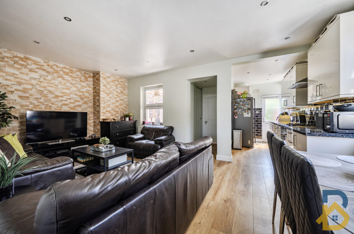Walden Avenue, Rainham, RM13