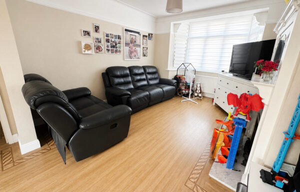Norfolk Road, Upminster, RM14