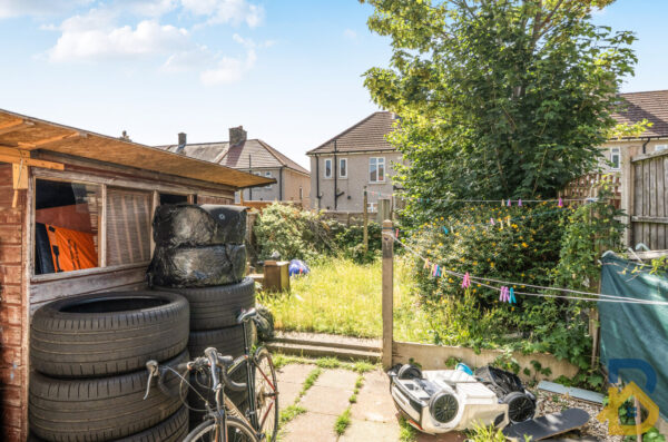 Valence Avenue, Dagenham, RM8