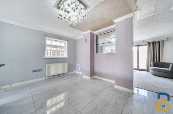 Brentwood Road, Romford, RM2