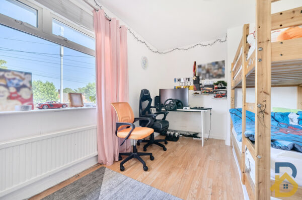 Valence Avenue, Dagenham, RM8