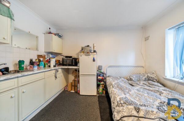 Langley Crescent, Dagenham, RM9