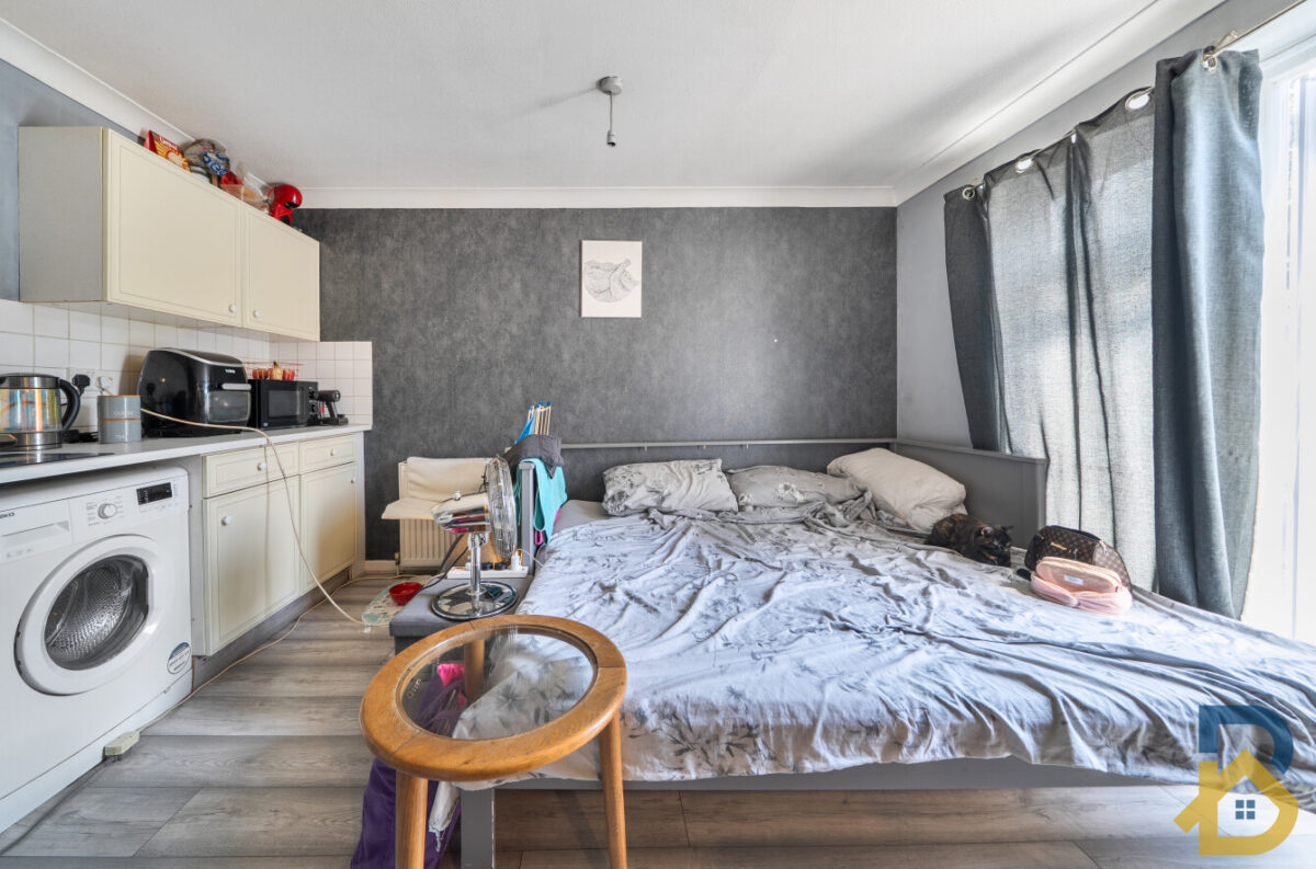 Langley Crescent, Dagenham, RM9