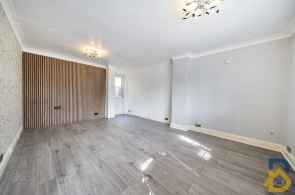Brentwood Road, Romford, RM2