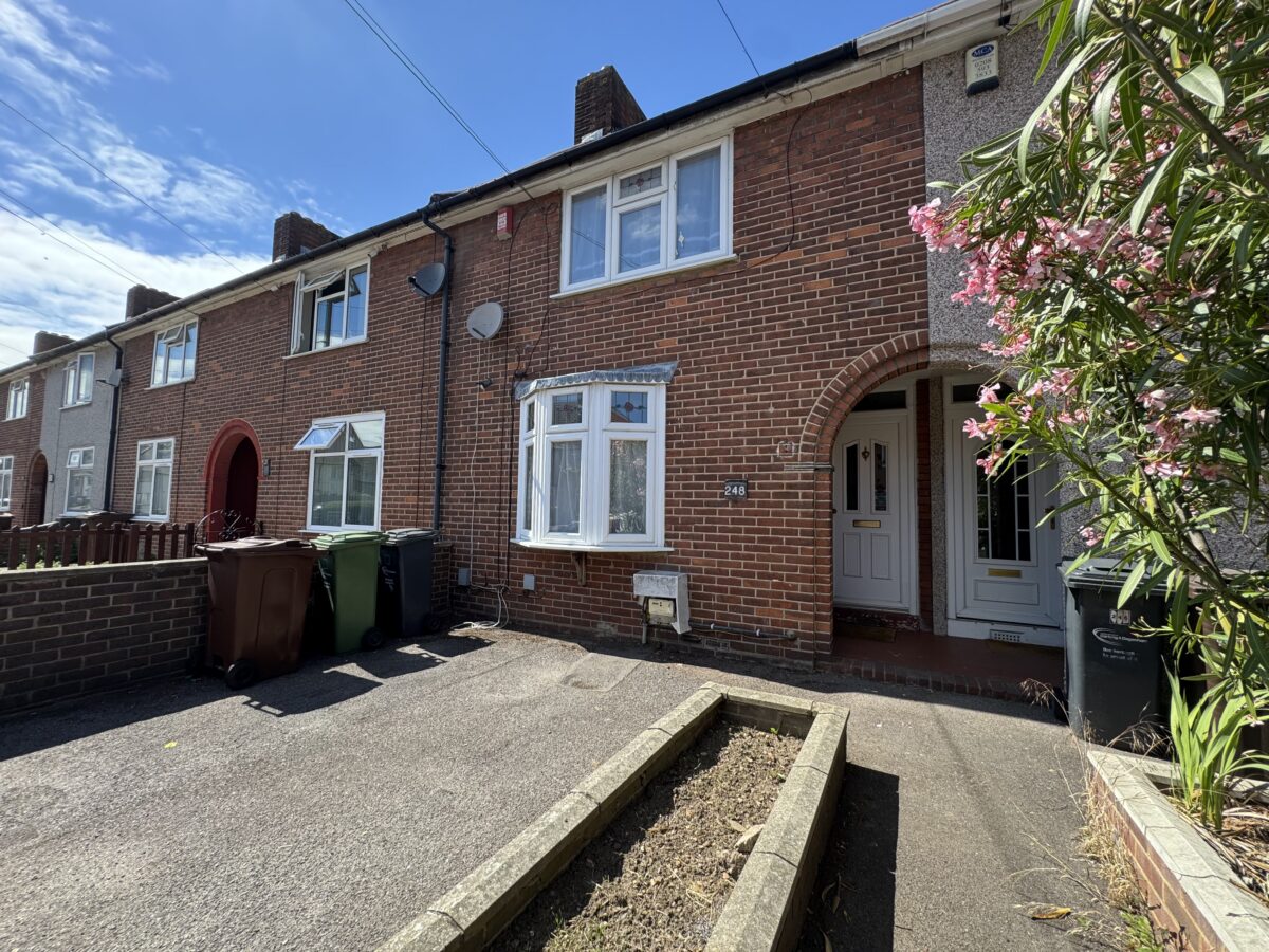 Stamford Road, Dagenham, RM9