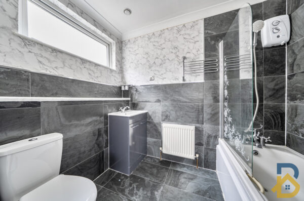 Brentwood Road, Romford, RM2