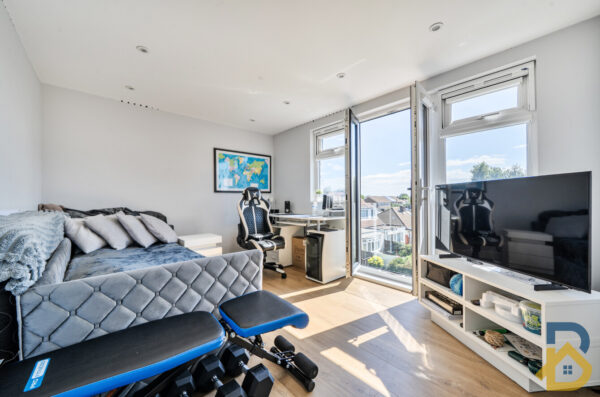 Walden Avenue, Rainham, RM13