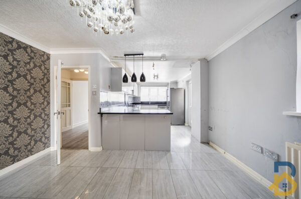 Brentwood Road, Romford, RM2