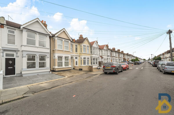 Kingston Road, Ilford, IG1