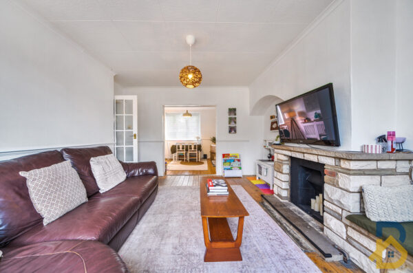 Fanshawe Crescent, Dagenham, RM9