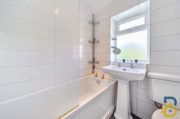 Fanshawe Crescent, Dagenham, RM9
