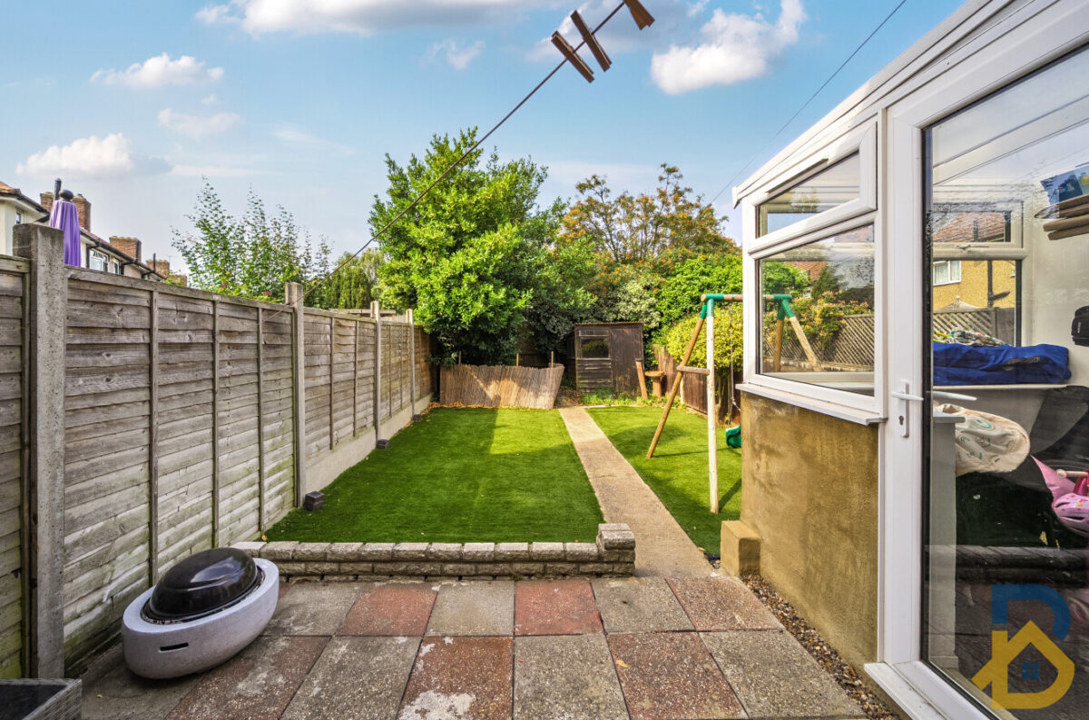 Fanshawe Crescent, Dagenham, RM9