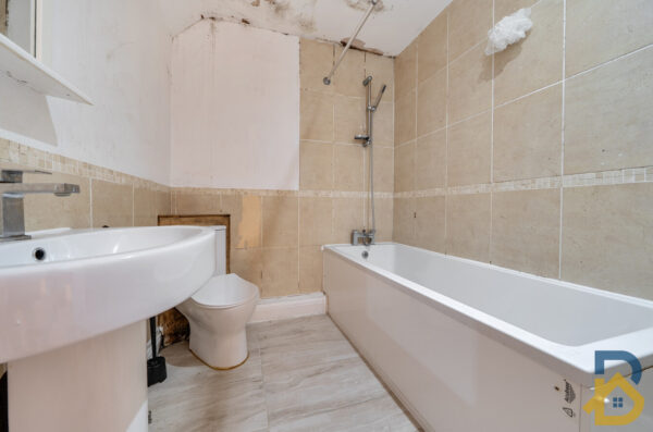 Parsloes Avenue, Dagenham, RM9
