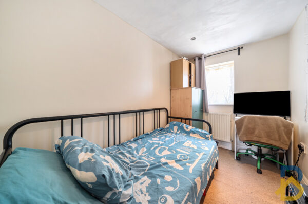 Parsloes Avenue, Dagenham, RM9