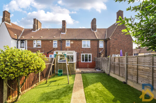 Fanshawe Crescent, Dagenham, RM9