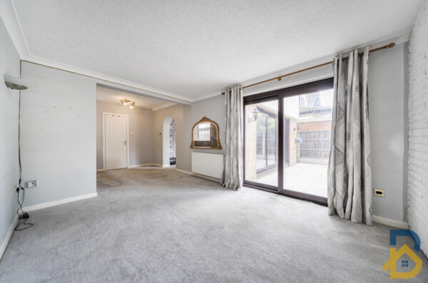 Brentwood Road, Romford, RM2