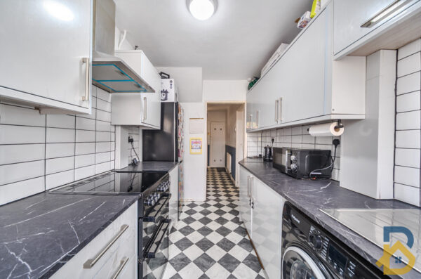 Fanshawe Crescent, Dagenham, RM9
