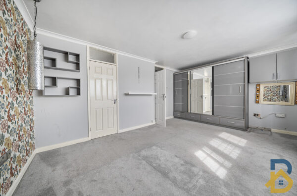 Brentwood Road, Romford, RM2