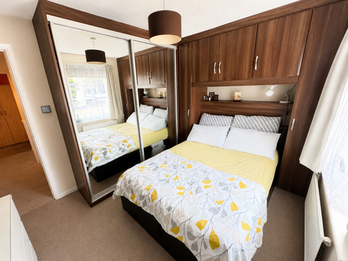 Avenue Road, Chadwell Heath, RM6