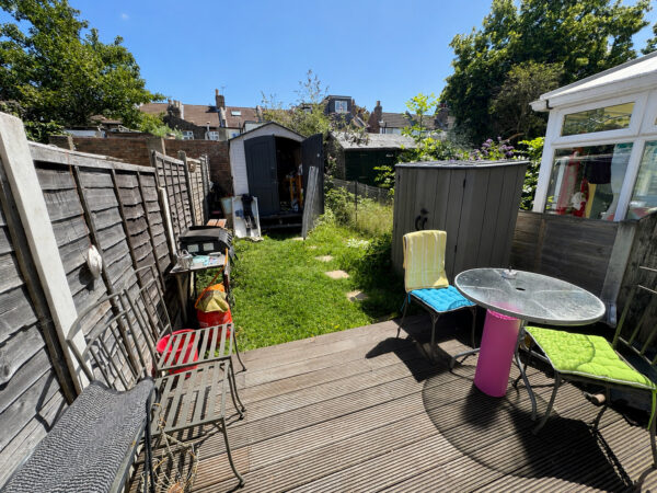 Avenue Road, Chadwell Heath, RM6