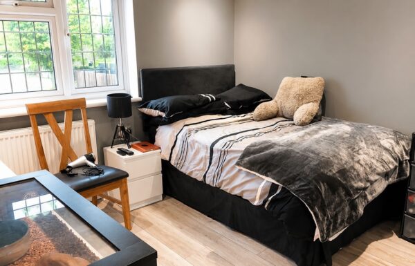 Hatfield Close, Hornchurch, RM12