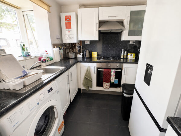 Avenue Road, Chadwell Heath, RM6